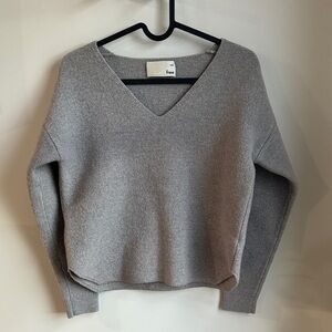 Wilfred Free 100% Merino Wool Knit Gray V-Neck Sweater